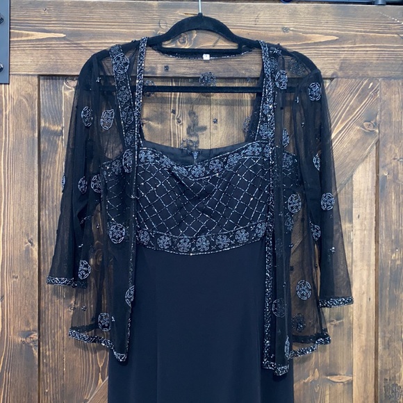 Women’s “Lara” Evening gown - Picture 1 of 8